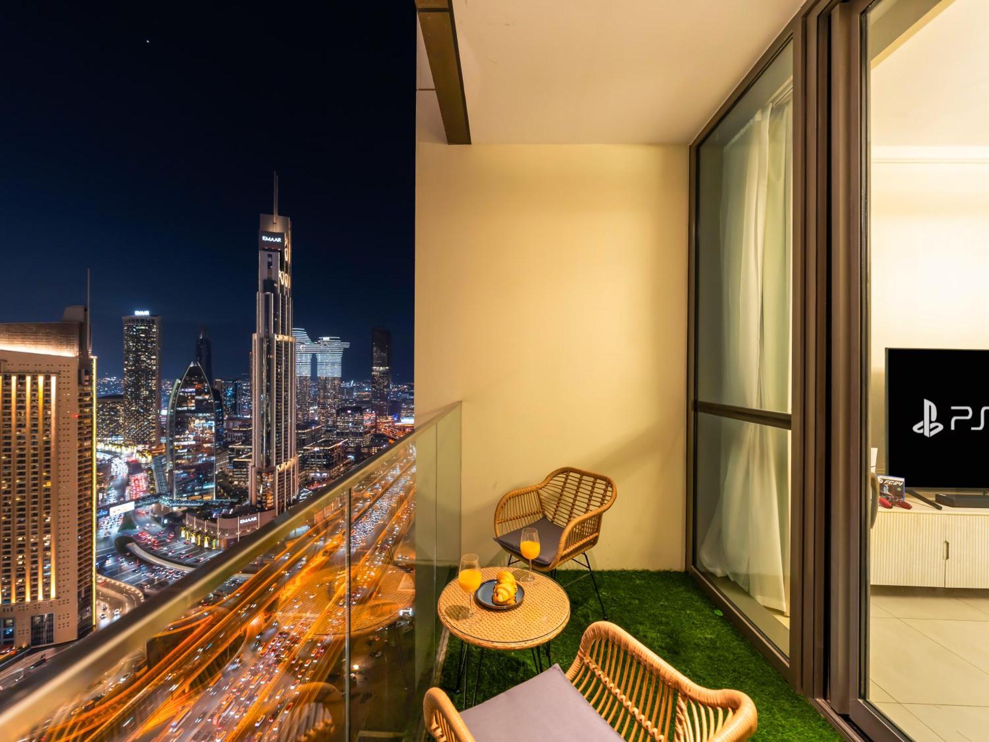 Brand New! Downtown Views Located On Mall * دبي